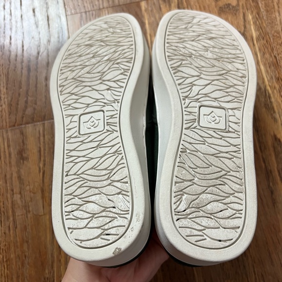 Spenco dark green orthotic tassel slide sneaker, 6 - Picture 5 of 7